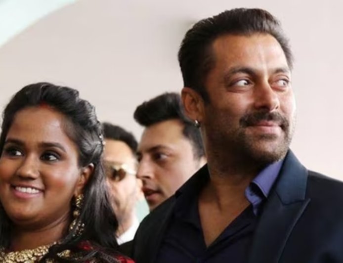 Arpita Khan prays at Hazrat Nizamuddin Dargah after firing incident outside Salman Khan's house