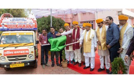 Governor Mangubhai Patel Flags Off Anemia Awareness Rath in Indore; Campaign to Reach 2 Million People in 12 Days