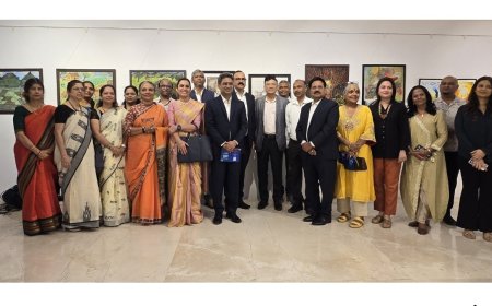 10th Sahayog Contemporary Art Exhibition Brings Police, Civil Services and Artists Together