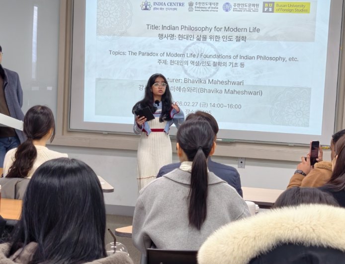 Bhavika Maheshwari of Surat raises Indian Flag Across the Asia with Cultural Impact