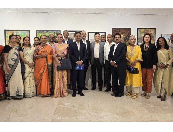 10th Sahayog Contemporary Art Exhibition Brings Police, Civil Services and Artists Together
